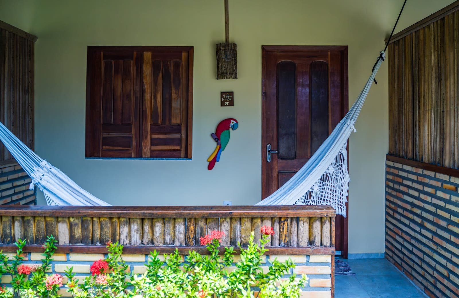 Ground-floor veranda with hammock
